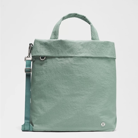 Lululemon On My Level Tote NWT - Picture 1 of 8